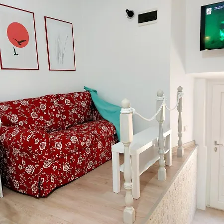 Apartman Sha La La: Historic Castle-side With Modern Amenities