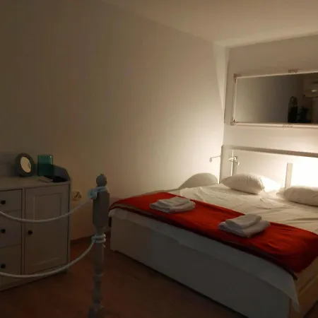Sha La La: Historic Castle-side With Modern Amenities