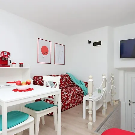 Appartamento Sha La La - Charming, Unique In A Historic Building Next To A Castle, Wifi, Smart Tv, Washer-dryer
