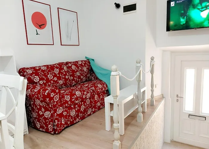 Διαμέρισμα Sha La La - Charming, Unique In A Historic Building Next To A Castle, Wifi, Smart Tv, Washer-dryer