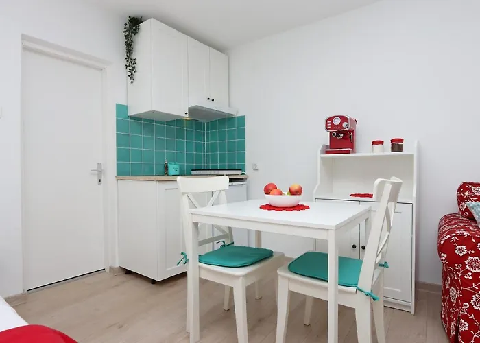 Sha La La - Charming, Unique In A Historic Building Next To A Castle, Wifi, Smart Tv, Washer-dryer Bakar