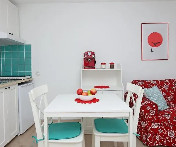 Sha La La - Charming, Unique In A Historic Building Next To A Castle, Wifi, Smart Tv, Washer-dryer Διαμέρισμα